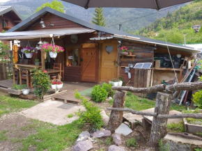 LA CABANE, petite chambre agréable chez l'habitant, maison toute en bois